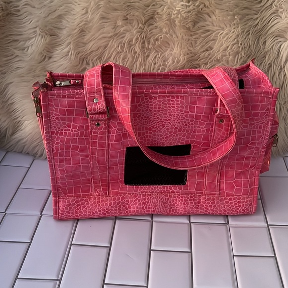 CHELSEA PAWS Pink Faux Alligator Pet Carrier - Picture 16 of 16